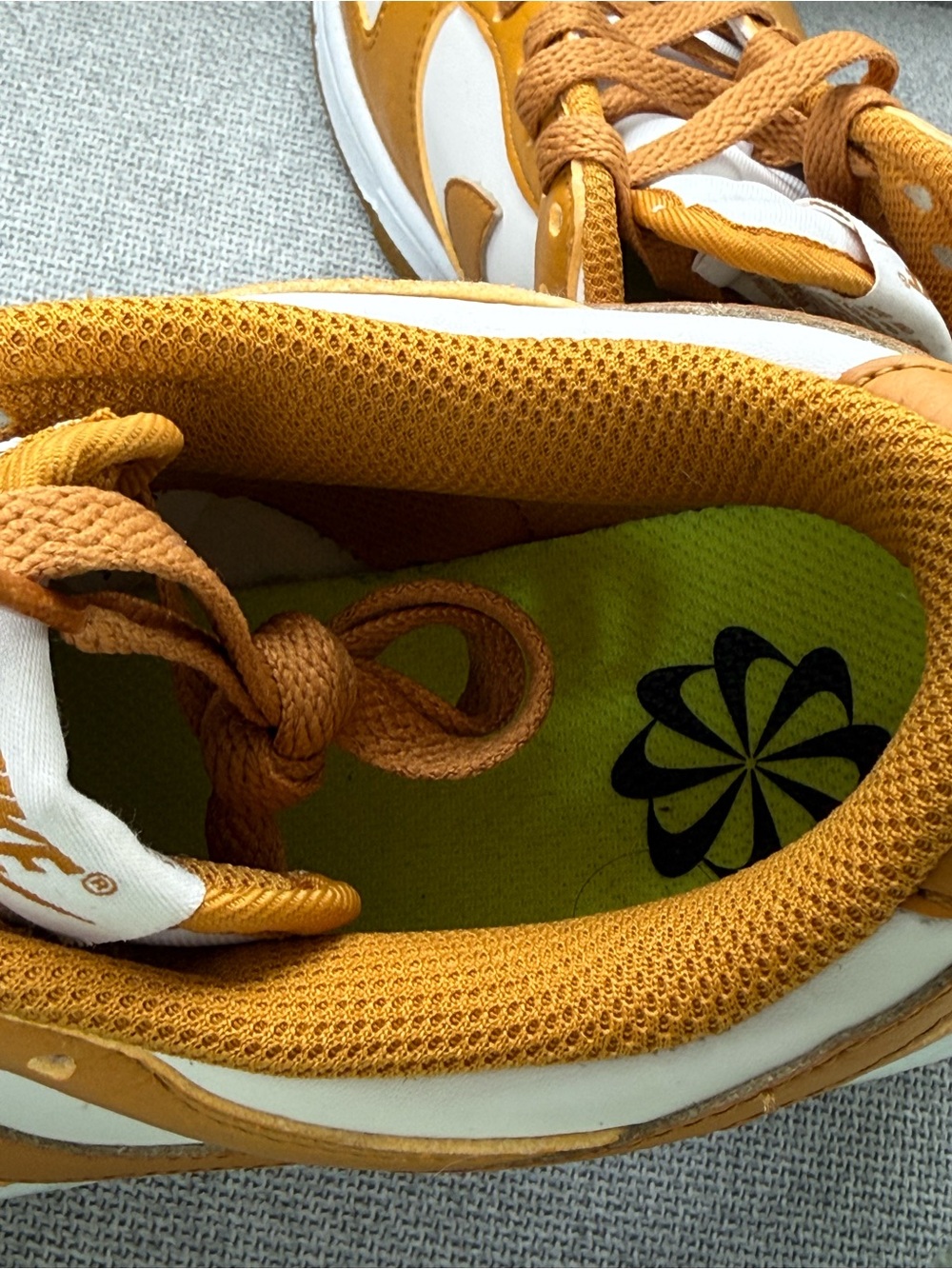 Nike Women’s Low Top Sneakers DUNKS — White & Mustard - Picture 4 of 5